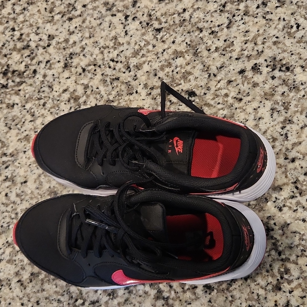 Girls sz 5.5Y Nike